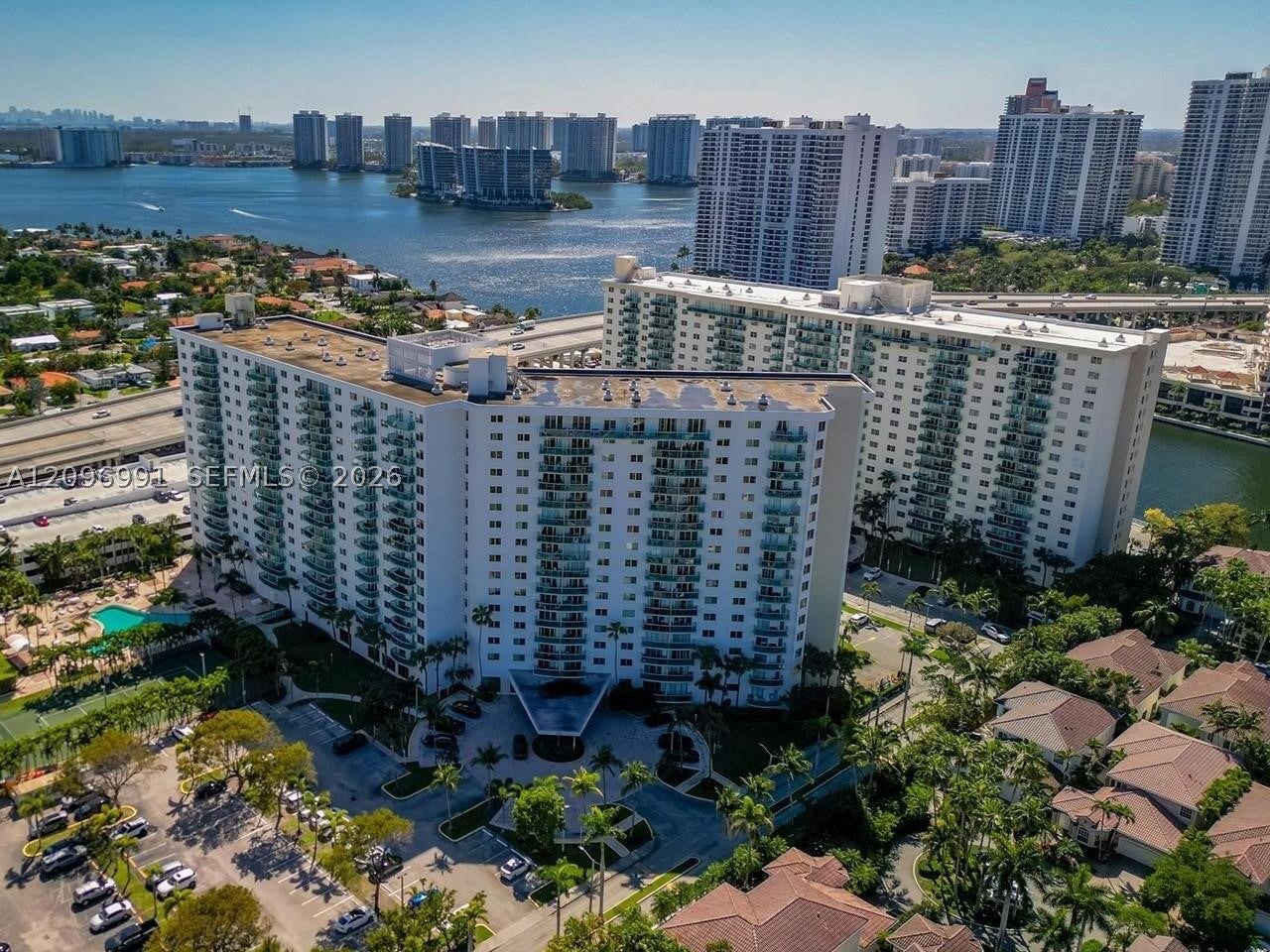 19380 Collins Ave 510