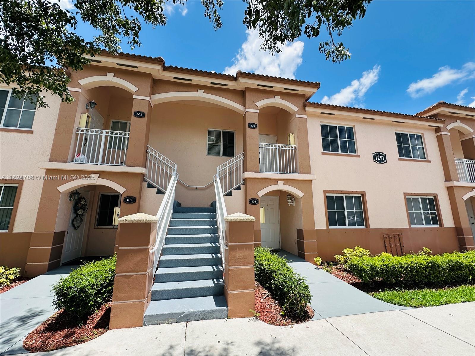 1251 Se 28th Ct 203, Homestead, Miami-Dade County, Florida - 2 Bedrooms  
2 Bathrooms - 