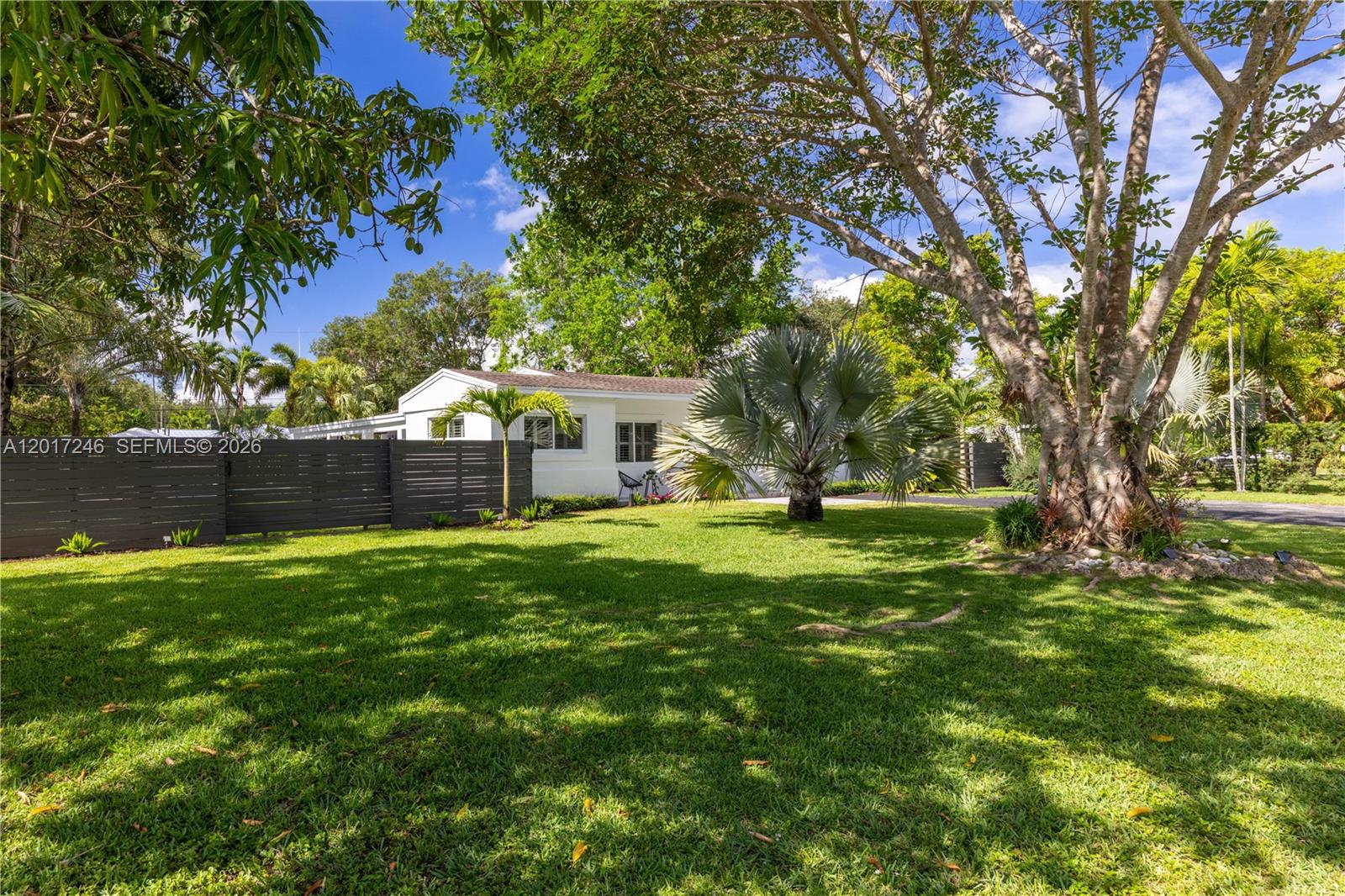 CAROLE HELMS MANOR - Residential