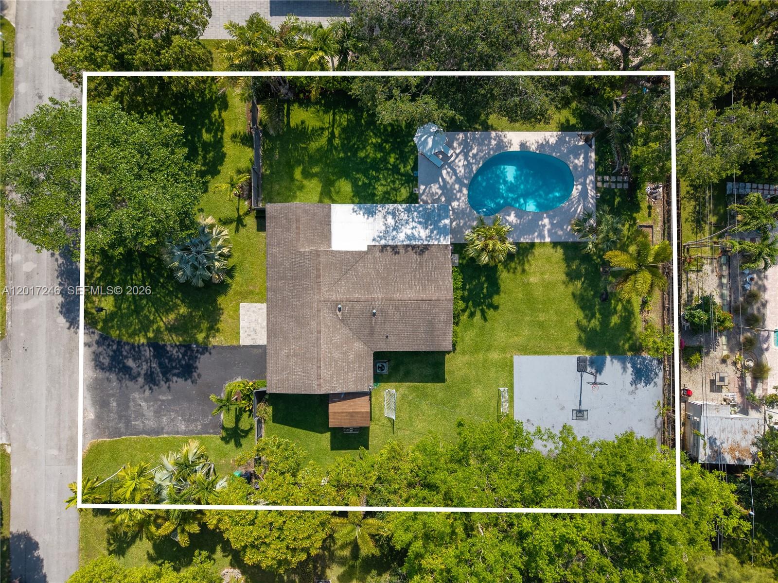 CAROLE HELMS MANOR - Residential