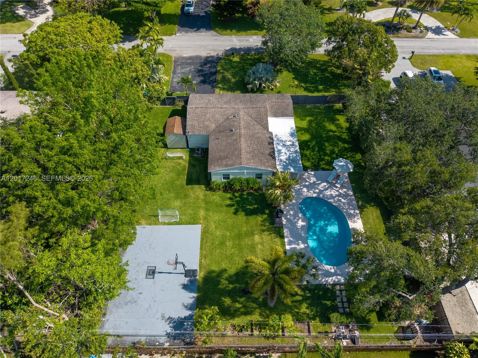 CAROLE HELMS MANOR - Residential