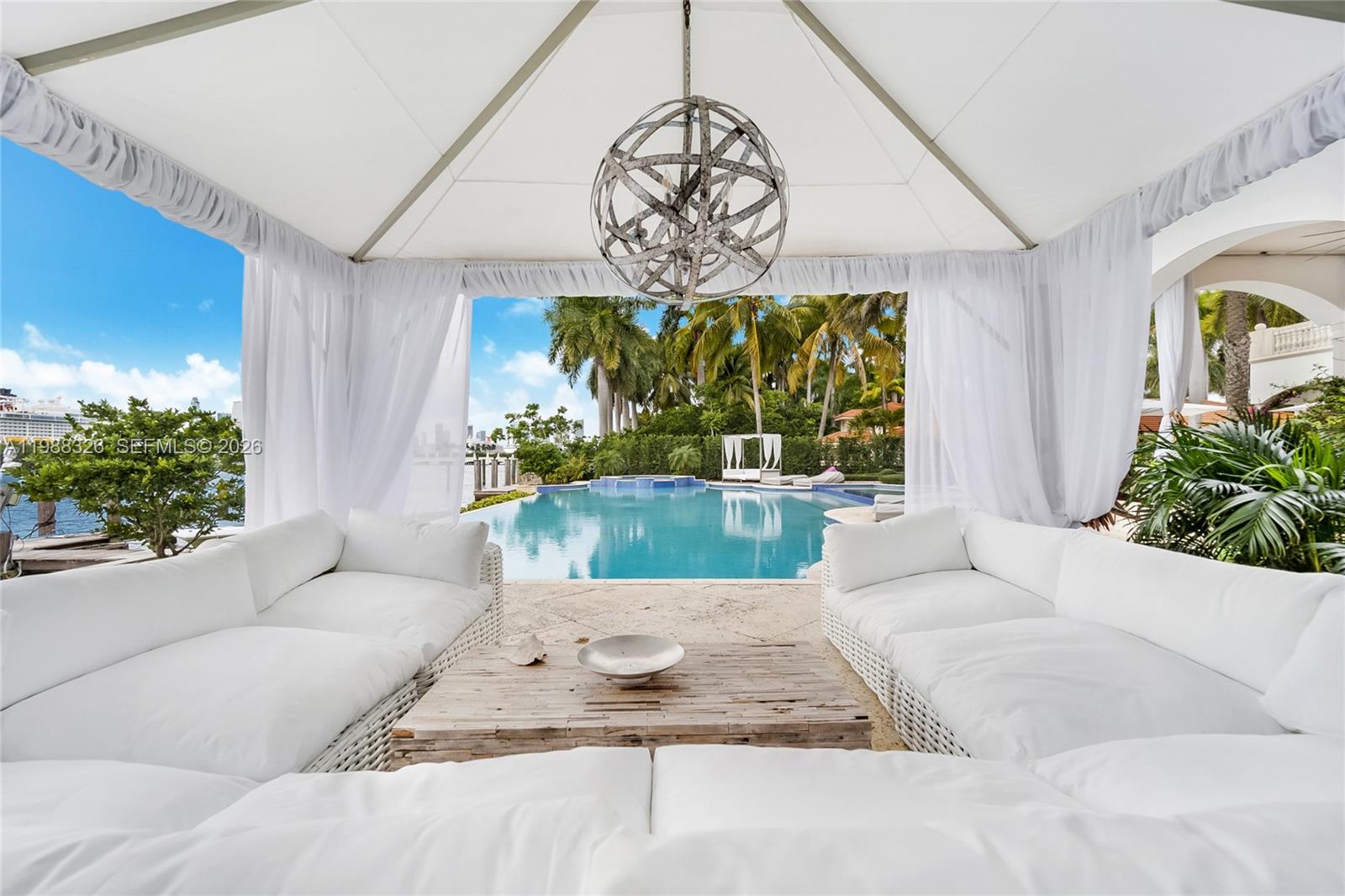 PALM ISLAND - Residential Lease