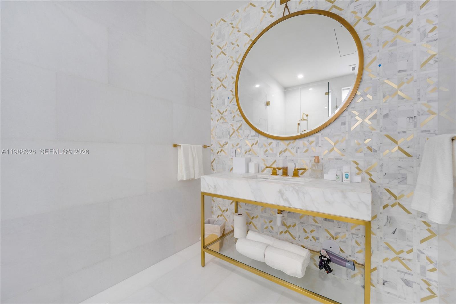 PALM ISLAND - Residential Lease