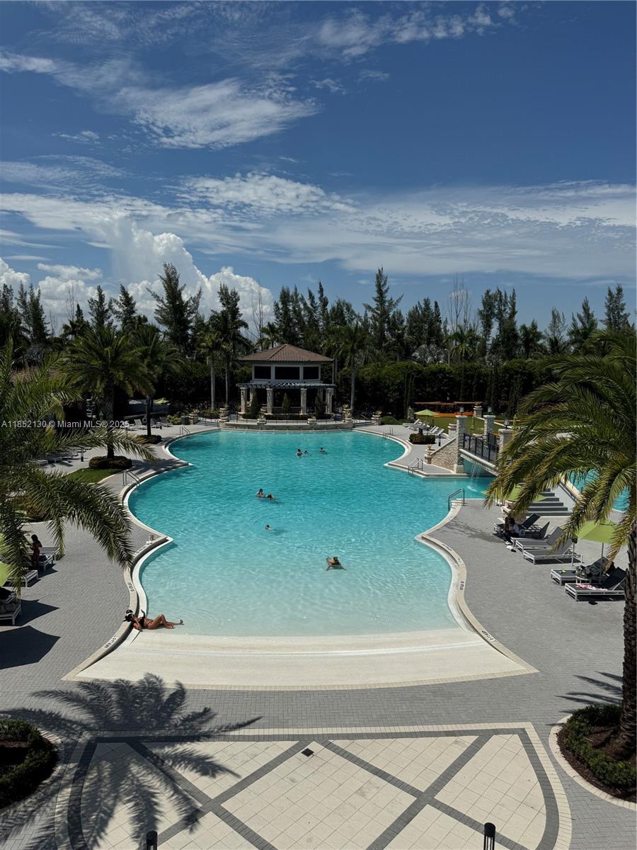 APEX AT PARK CENTRAL COND - Residential