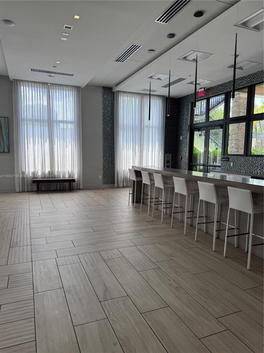 APEX AT PARK CENTRAL COND - Residential