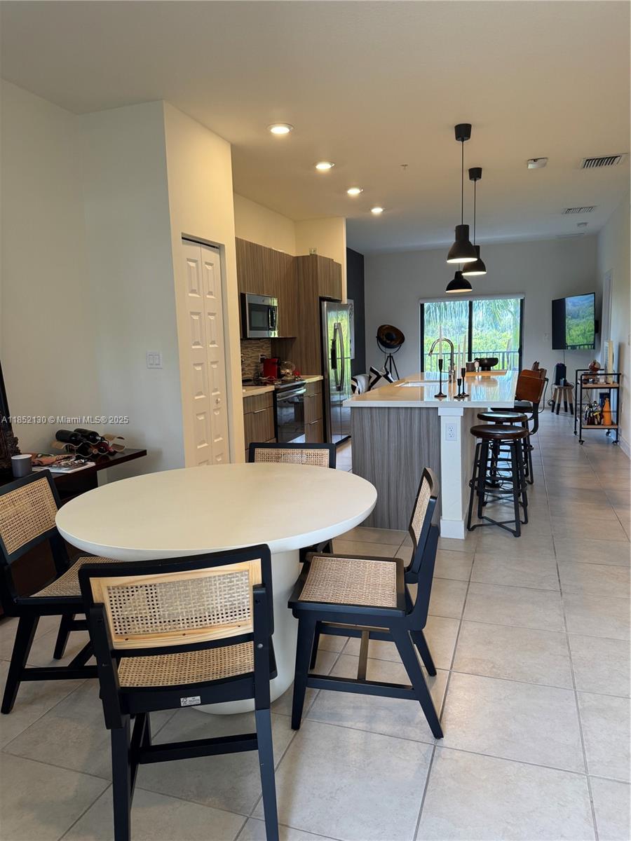 APEX AT PARK CENTRAL COND - Residential