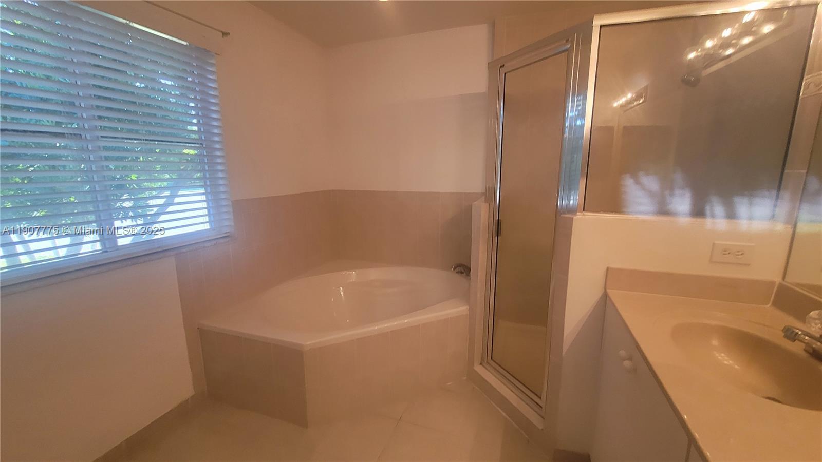 SUNRISE GOLF VILLAGE SECT - Residential Lease