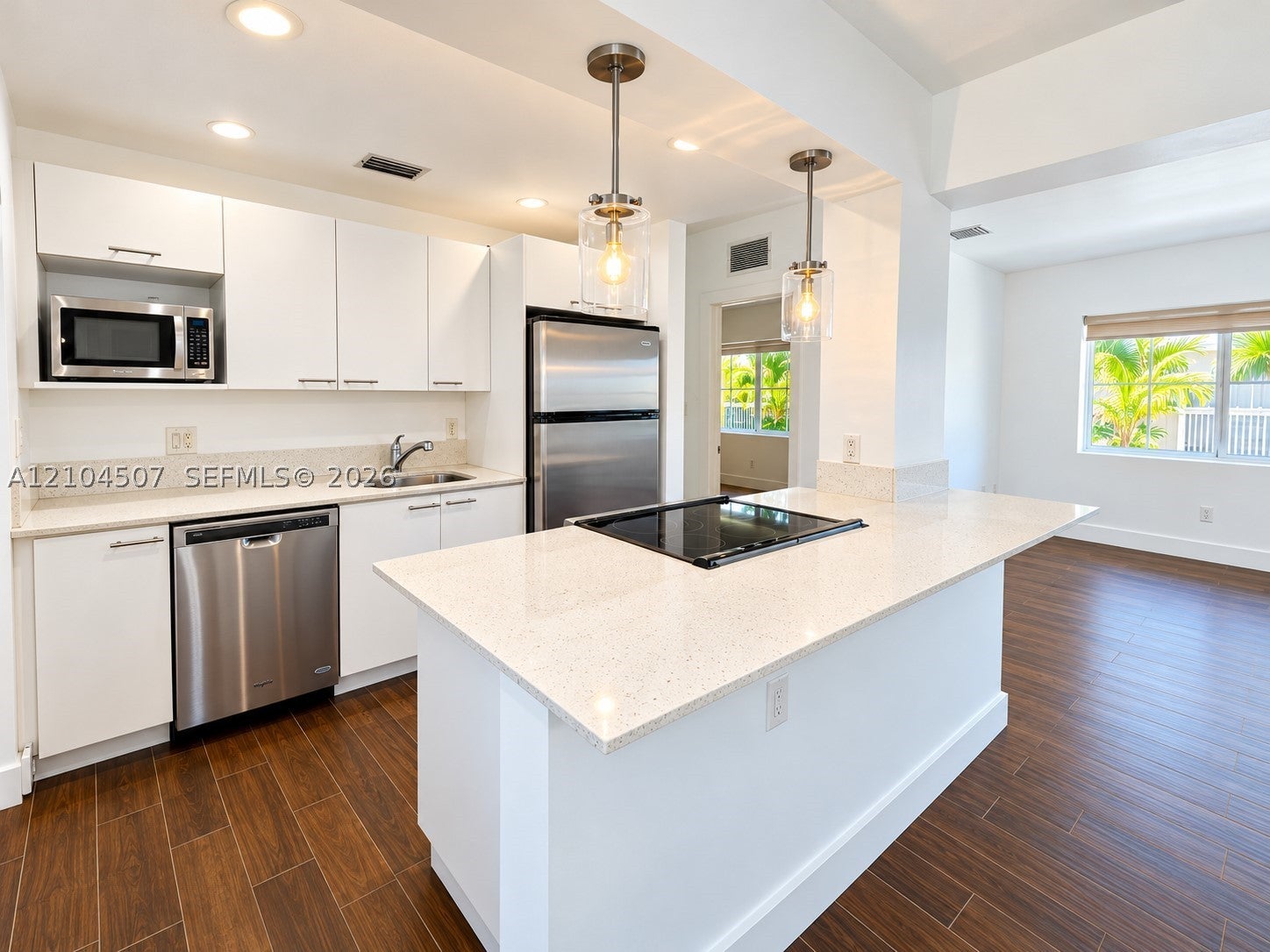 1001 Bay Dr 945