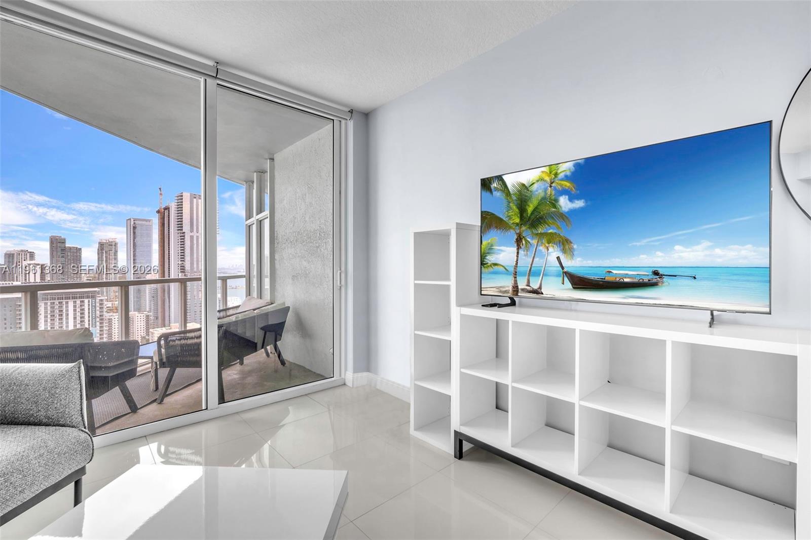 1900 N Bayshore Dr 3610