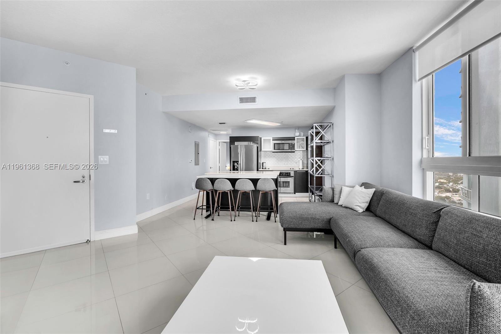 1900 N Bayshore Dr 3610