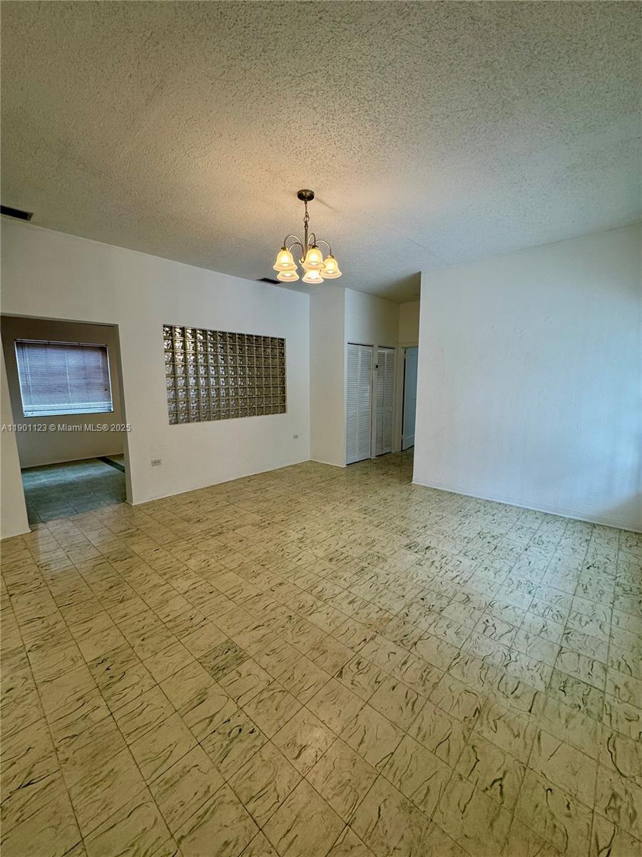 5700 SW 42 St