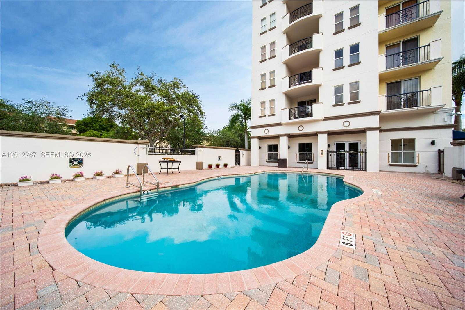 THE GRANDE CONDO - Residential Lease