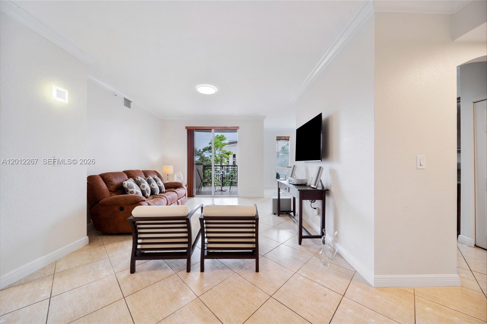 THE GRANDE CONDO - Residential Lease