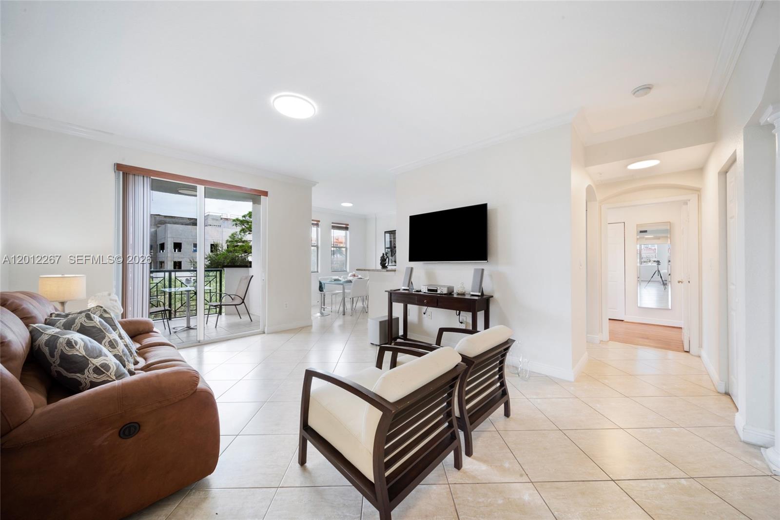 THE GRANDE CONDO - Residential Lease