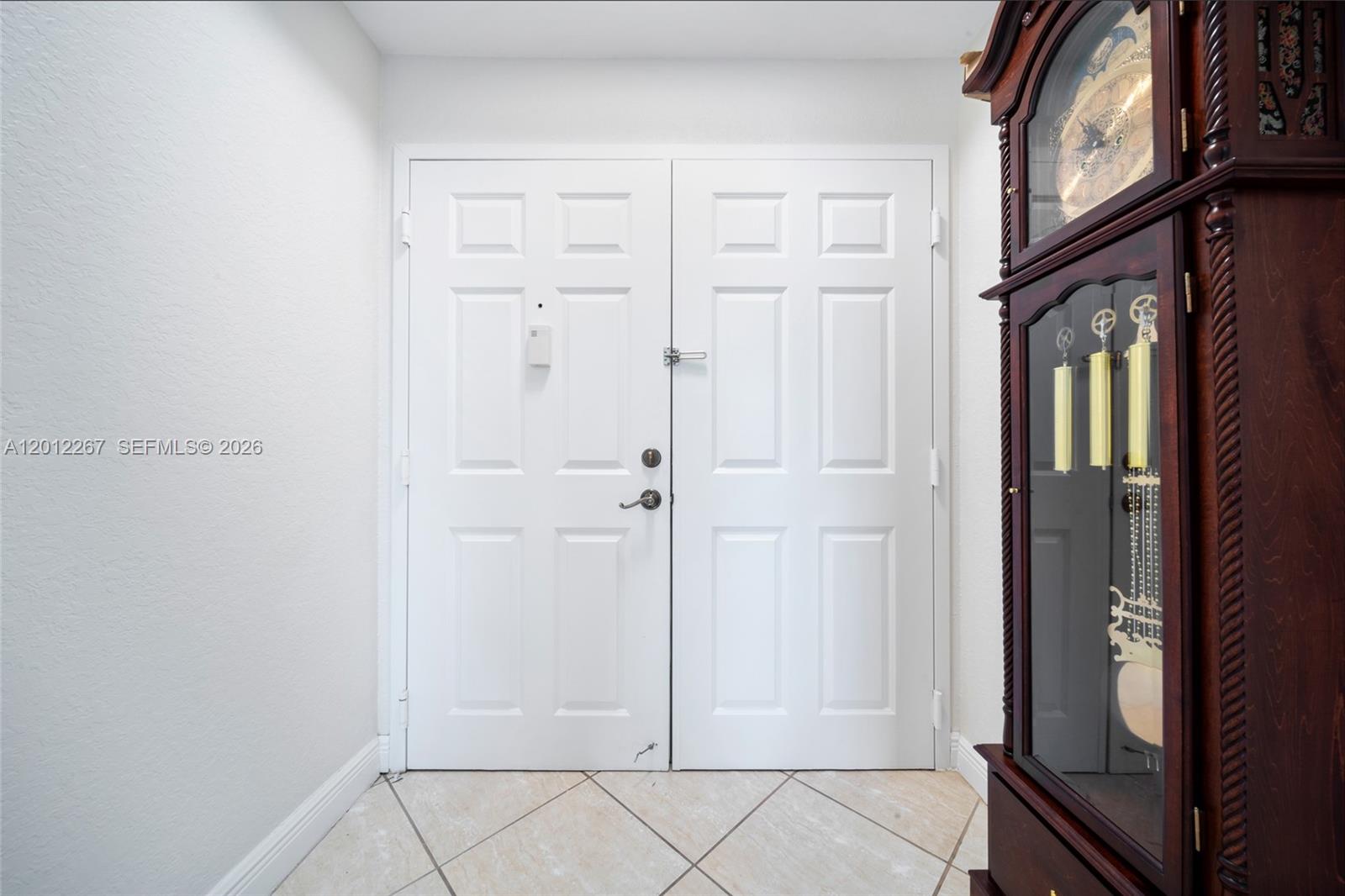 THE GRANDE CONDO - Residential Lease
