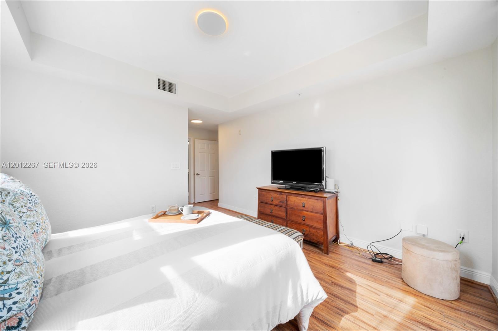 THE GRANDE CONDO - Residential Lease