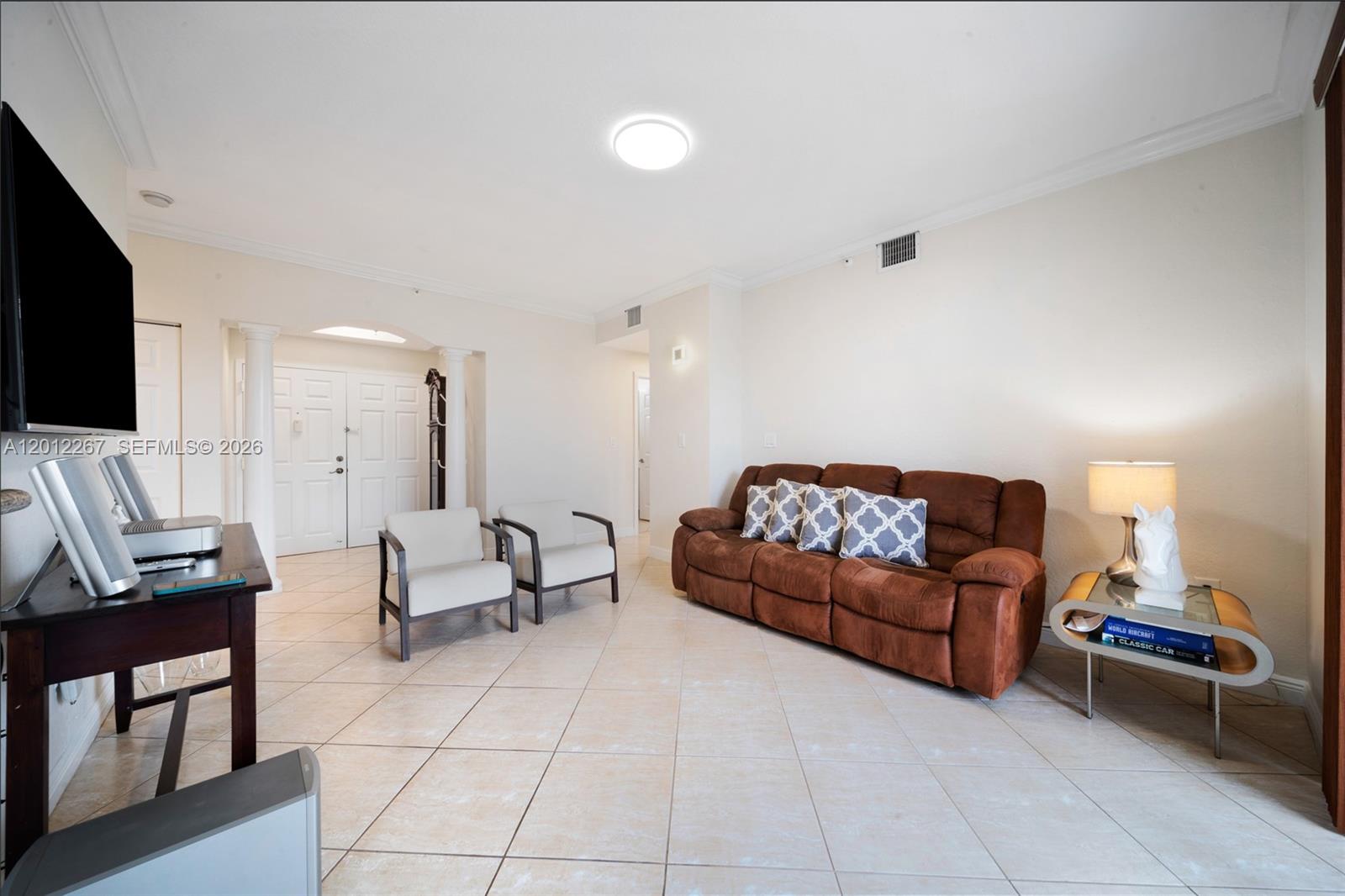 THE GRANDE CONDO - Residential Lease