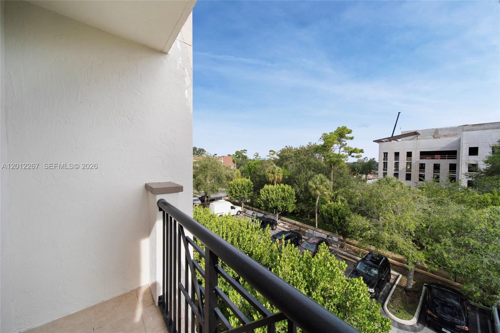 THE GRANDE CONDO - Residential Lease