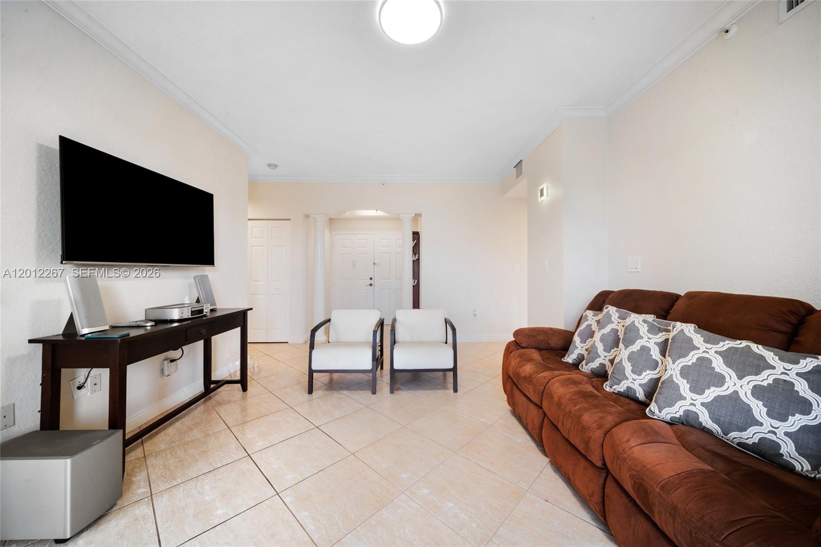 THE GRANDE CONDO - Residential Lease