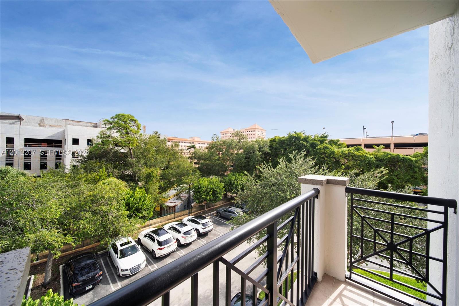 THE GRANDE CONDO - Residential Lease