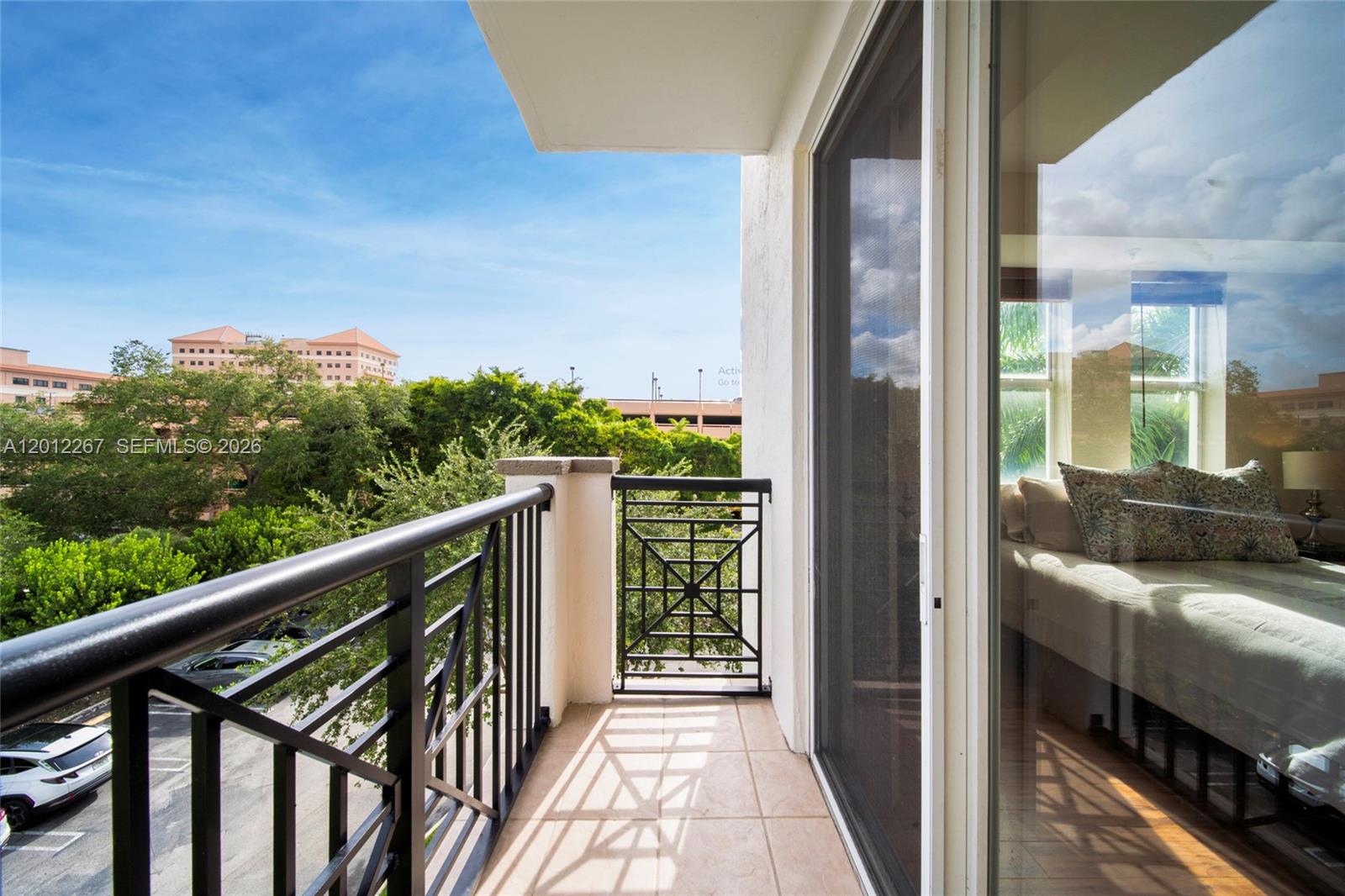 THE GRANDE CONDO - Residential Lease