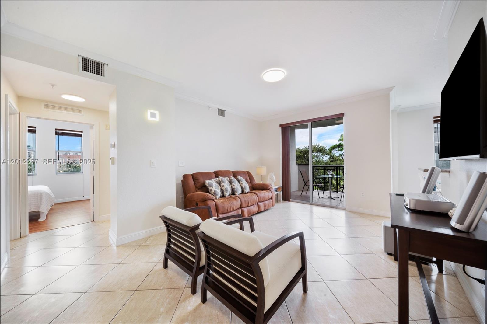 THE GRANDE CONDO - Residential Lease