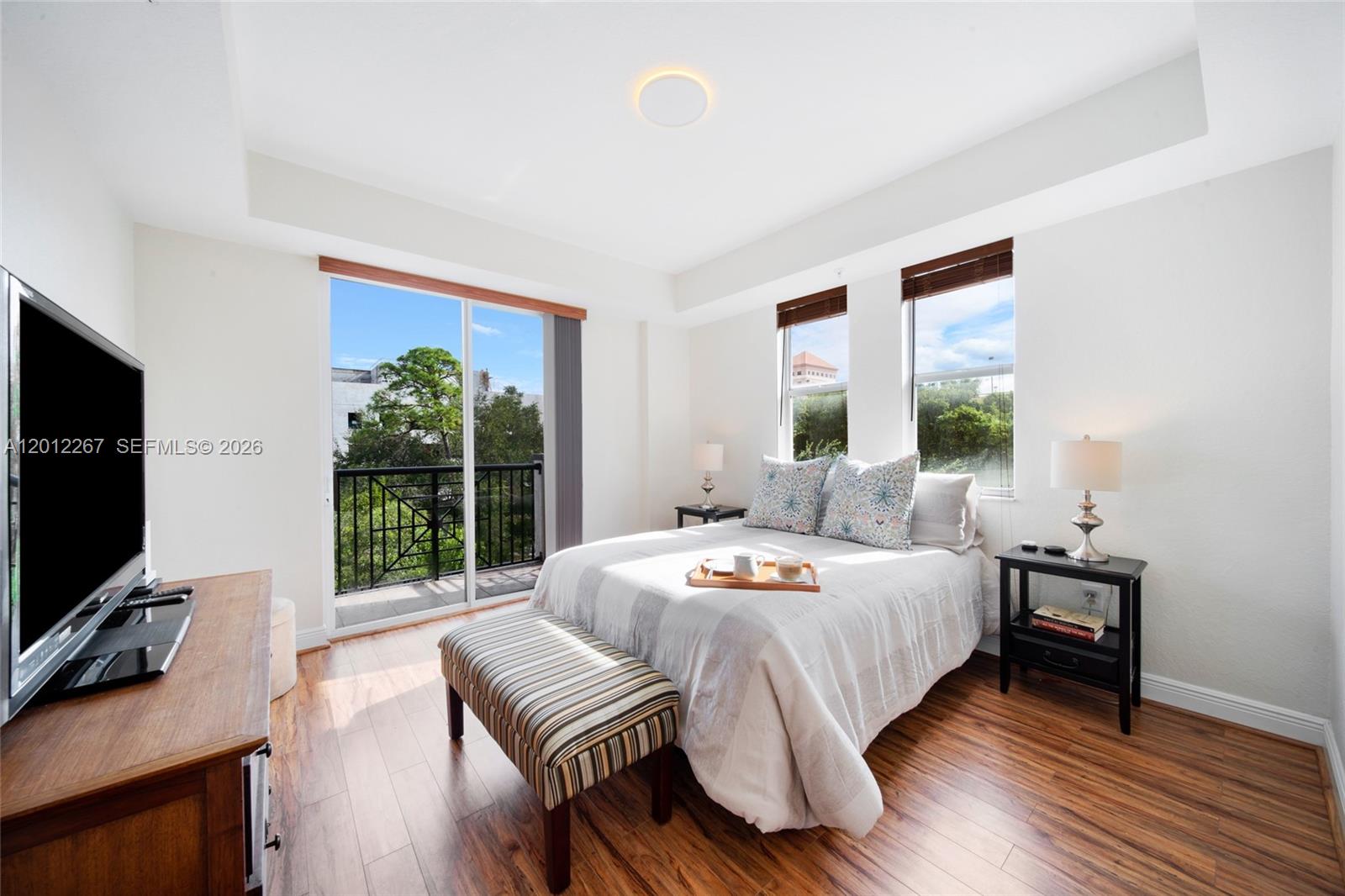 THE GRANDE CONDO - Residential Lease