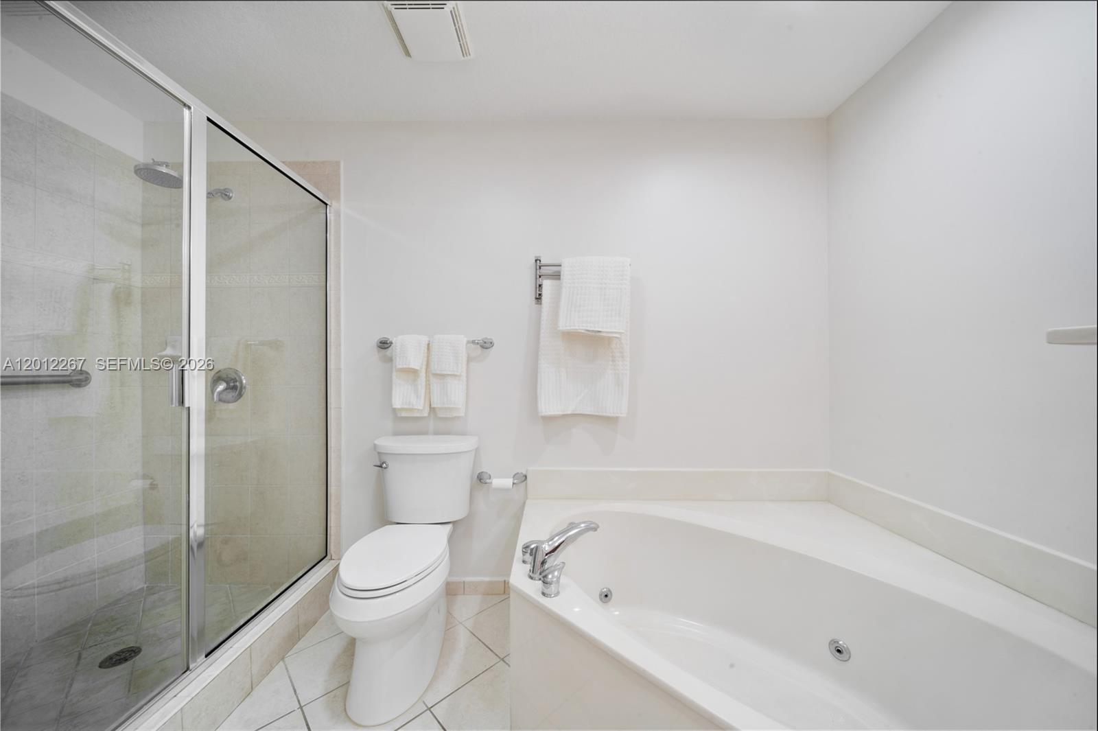 THE GRANDE CONDO - Residential Lease