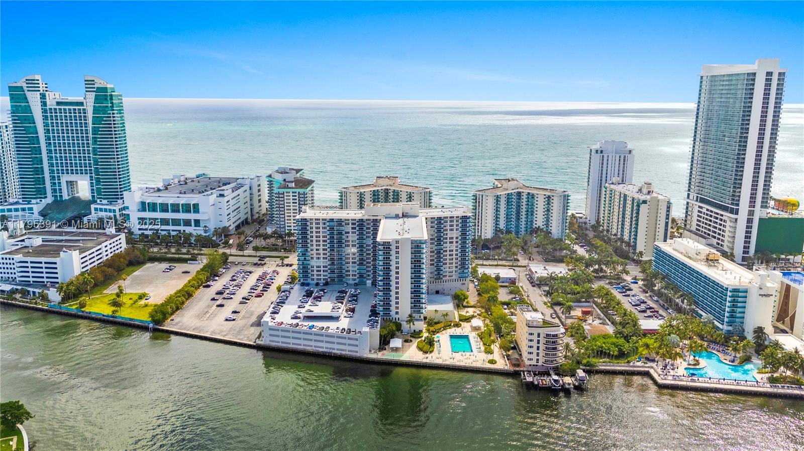 3800 S Ocean Dr 509, Hollywood, Broward County, Florida - 1 Bedrooms  
2 Bathrooms - 