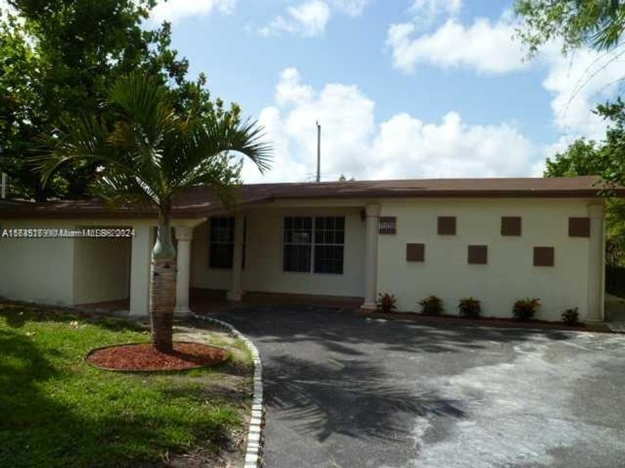 INVESTORS DREAM, PRICE IS REDUCED!!!!,  HURRY DON´T MISS THIS GREAT OPPORTUNITY TO OWN IT.. OWNER IS MOTIVATED 
beautiful 4-bedroom home, eat in kitchen with island and granite counter tops,stainless-steel appliances wood cabinets. Tile flooring throughout, best of all a built-in swimming pool and an oversized roofed and screened patio perfect for family gatherings and entertaining. Enjoy the Florida lifestyle at its best. A fully fenced yard for children and pets. The circular brick paver driveway and carport allow for more than ample parking. located in a very convenient  cul de sac. centrally located.
REALTORS TEXT ME FOR SHOWINGS.