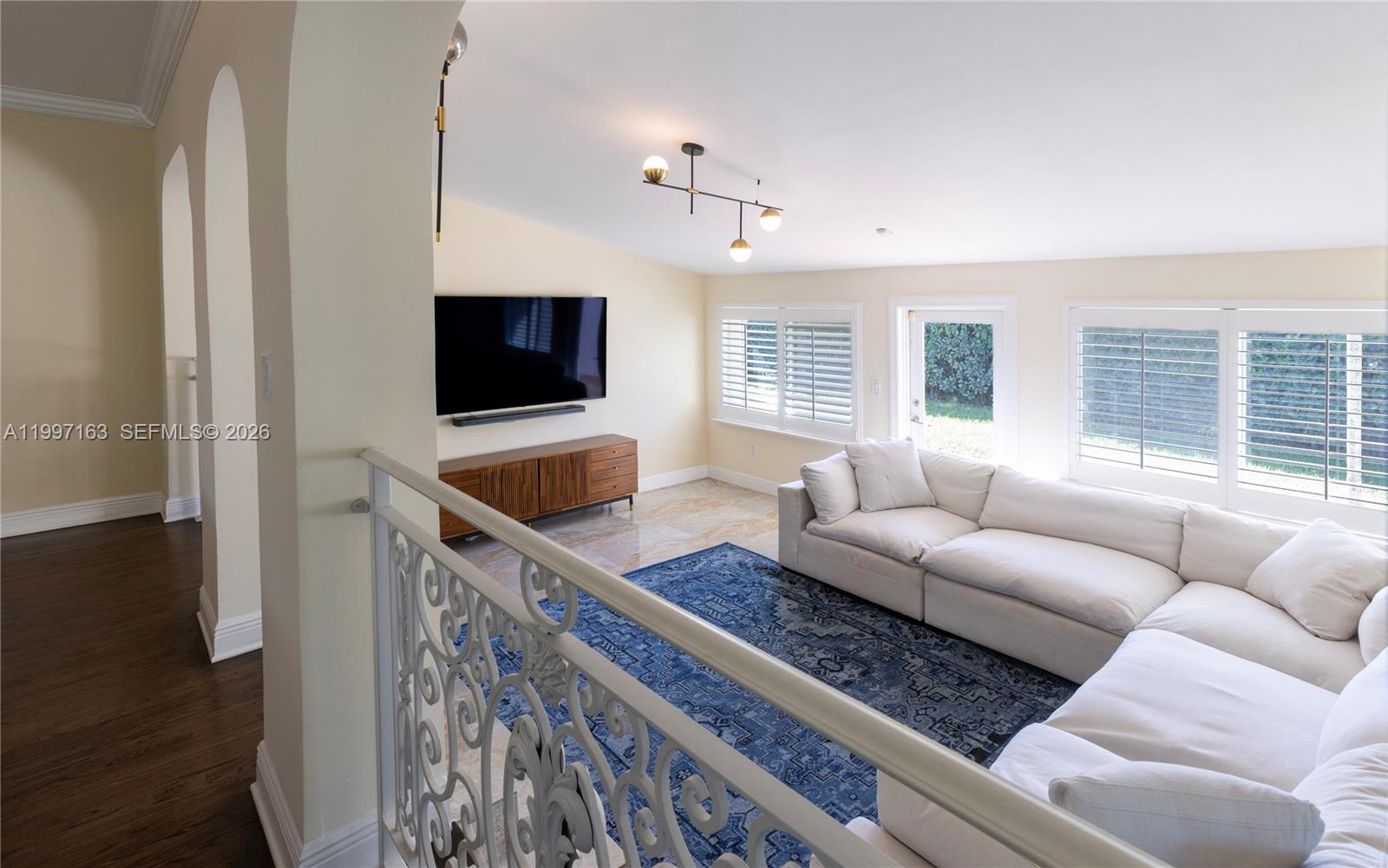 COUNTRY CLUB ESTATES SEC - Residential