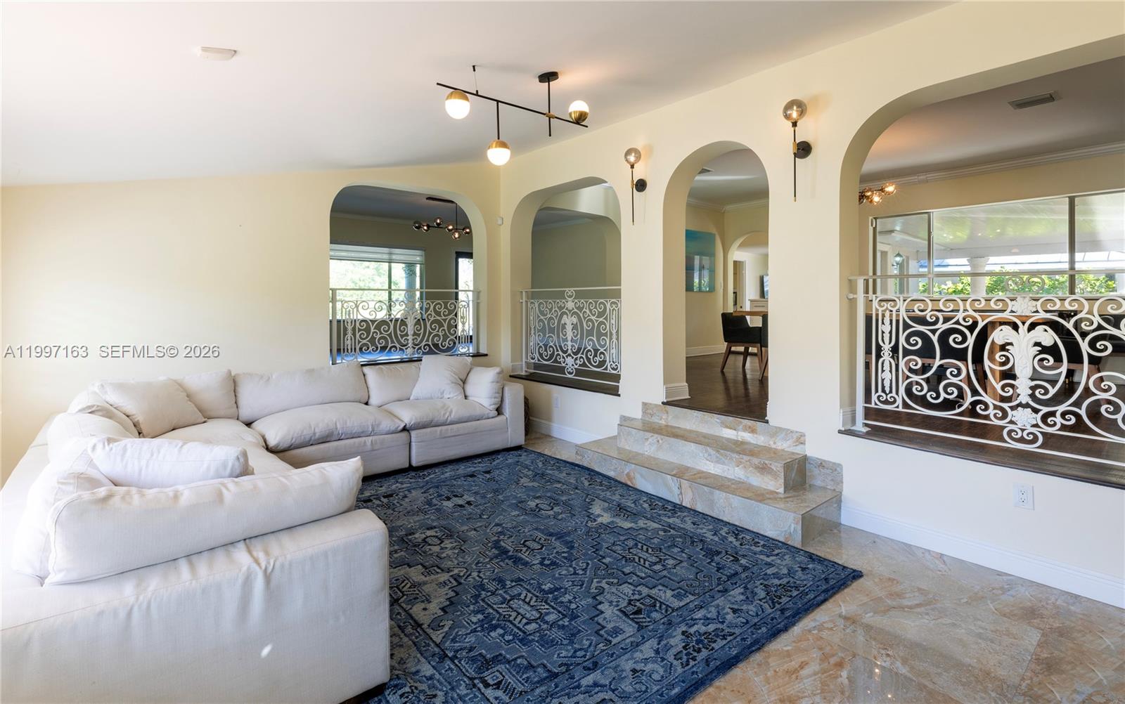 COUNTRY CLUB ESTATES SEC - Residential