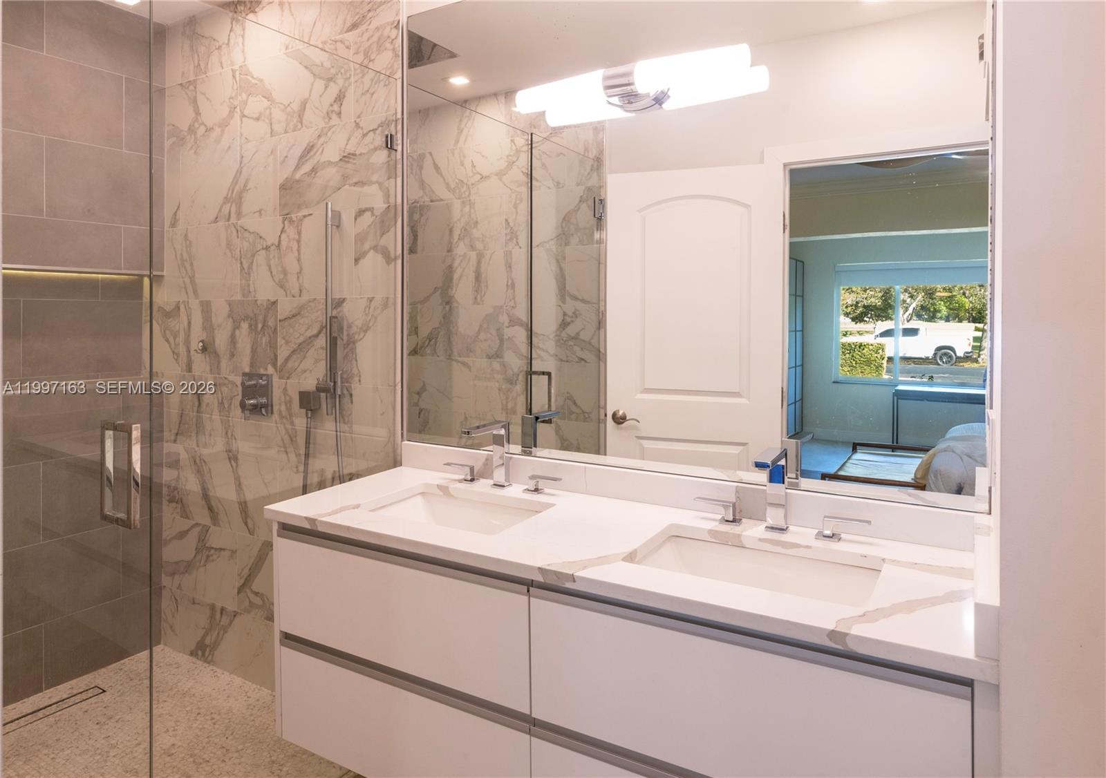 COUNTRY CLUB ESTATES SEC - Residential