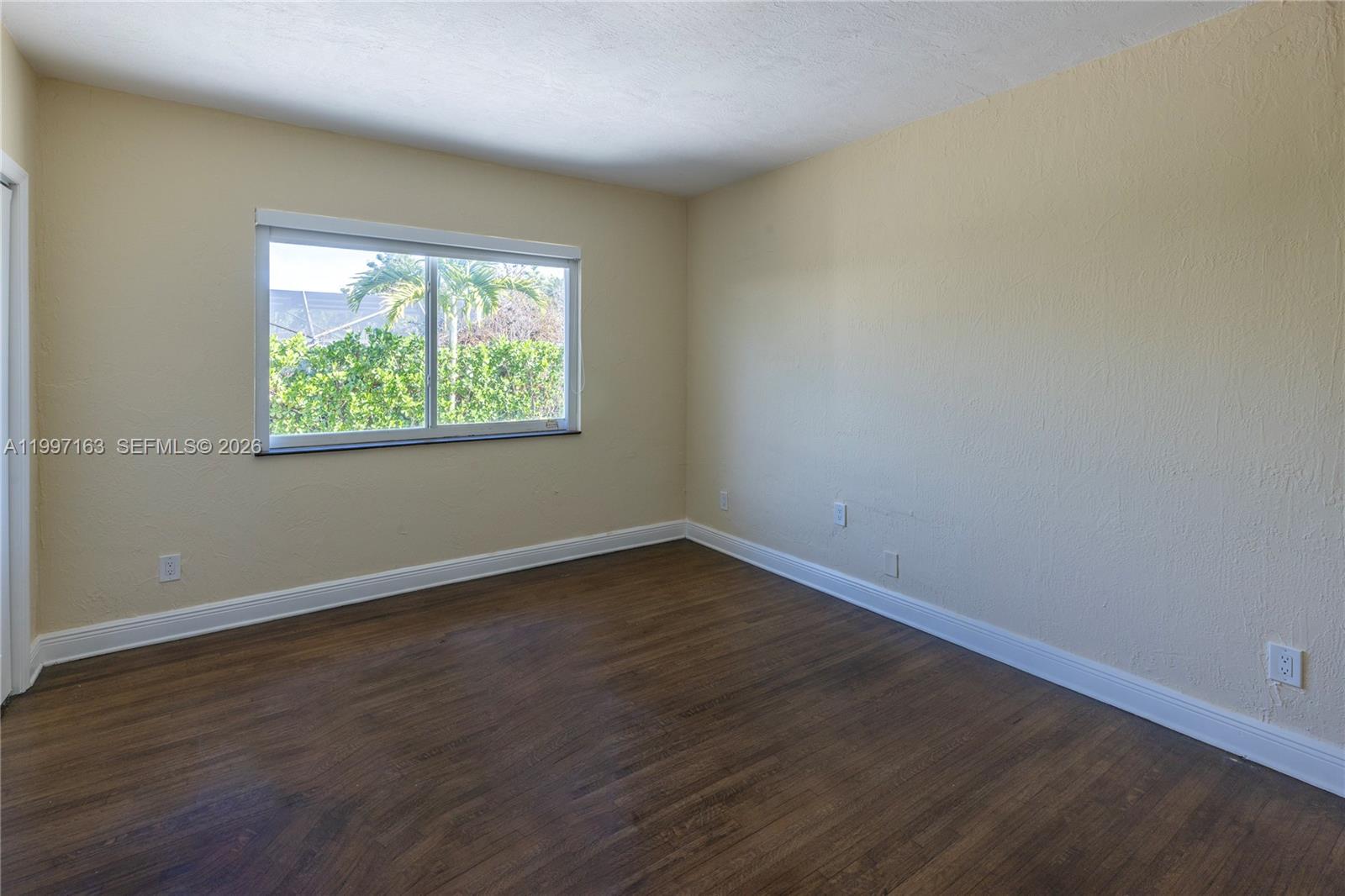 COUNTRY CLUB ESTATES SEC - Residential