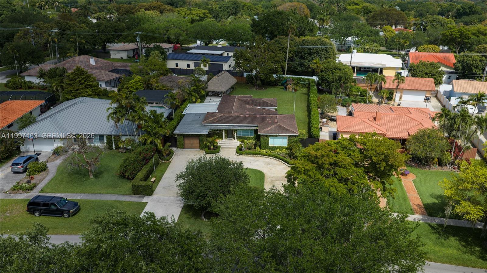 COUNTRY CLUB ESTATES SEC - Residential