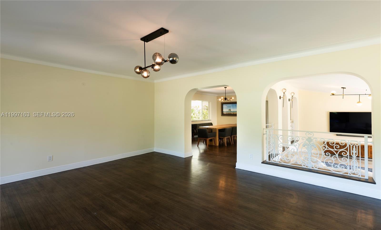 COUNTRY CLUB ESTATES SEC - Residential