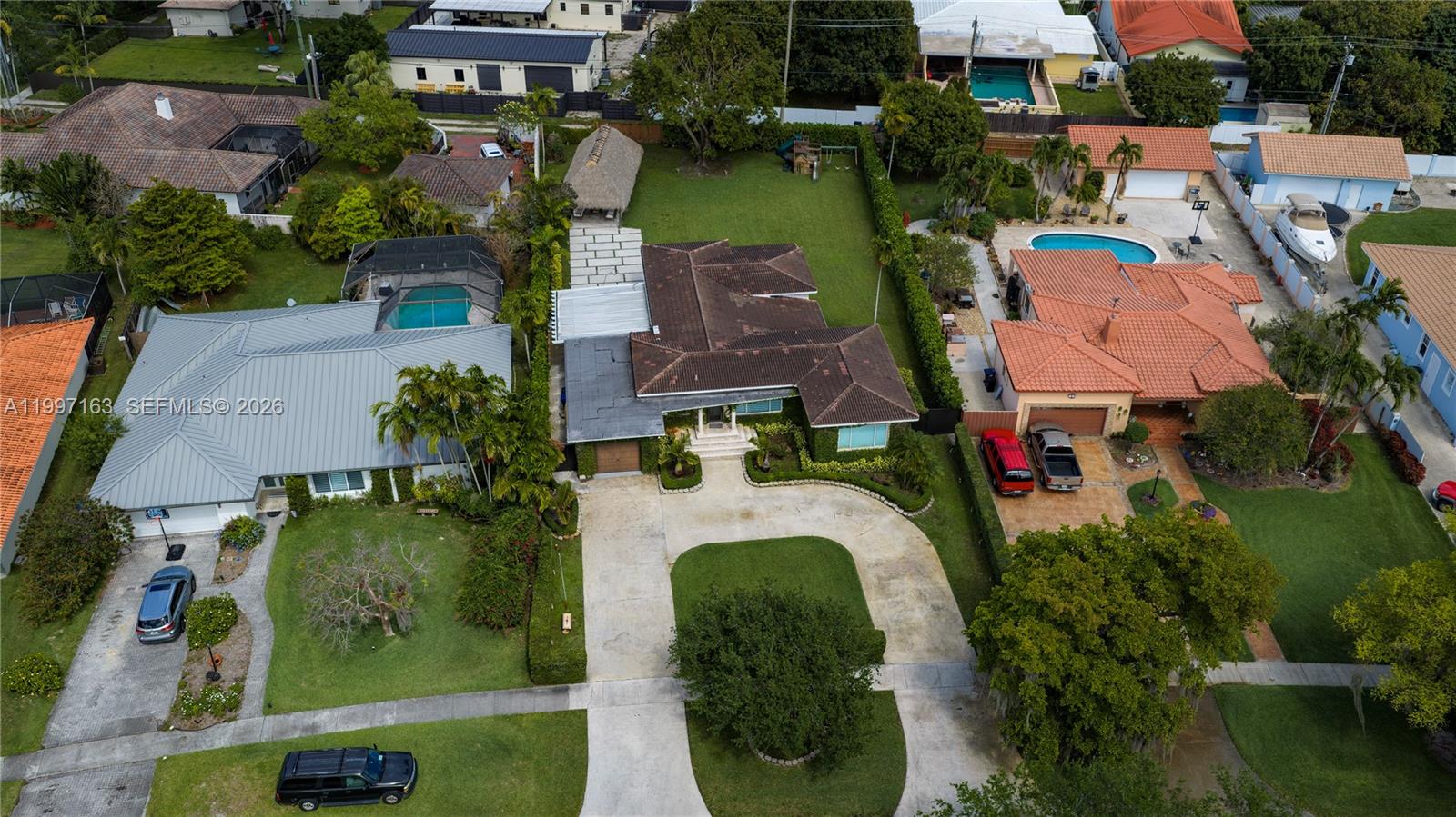 COUNTRY CLUB ESTATES SEC - Residential