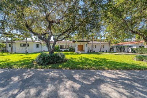 Photo of 1424 Algardi Ave, Coral Gables, FL 33146 (MLS # A11972853)