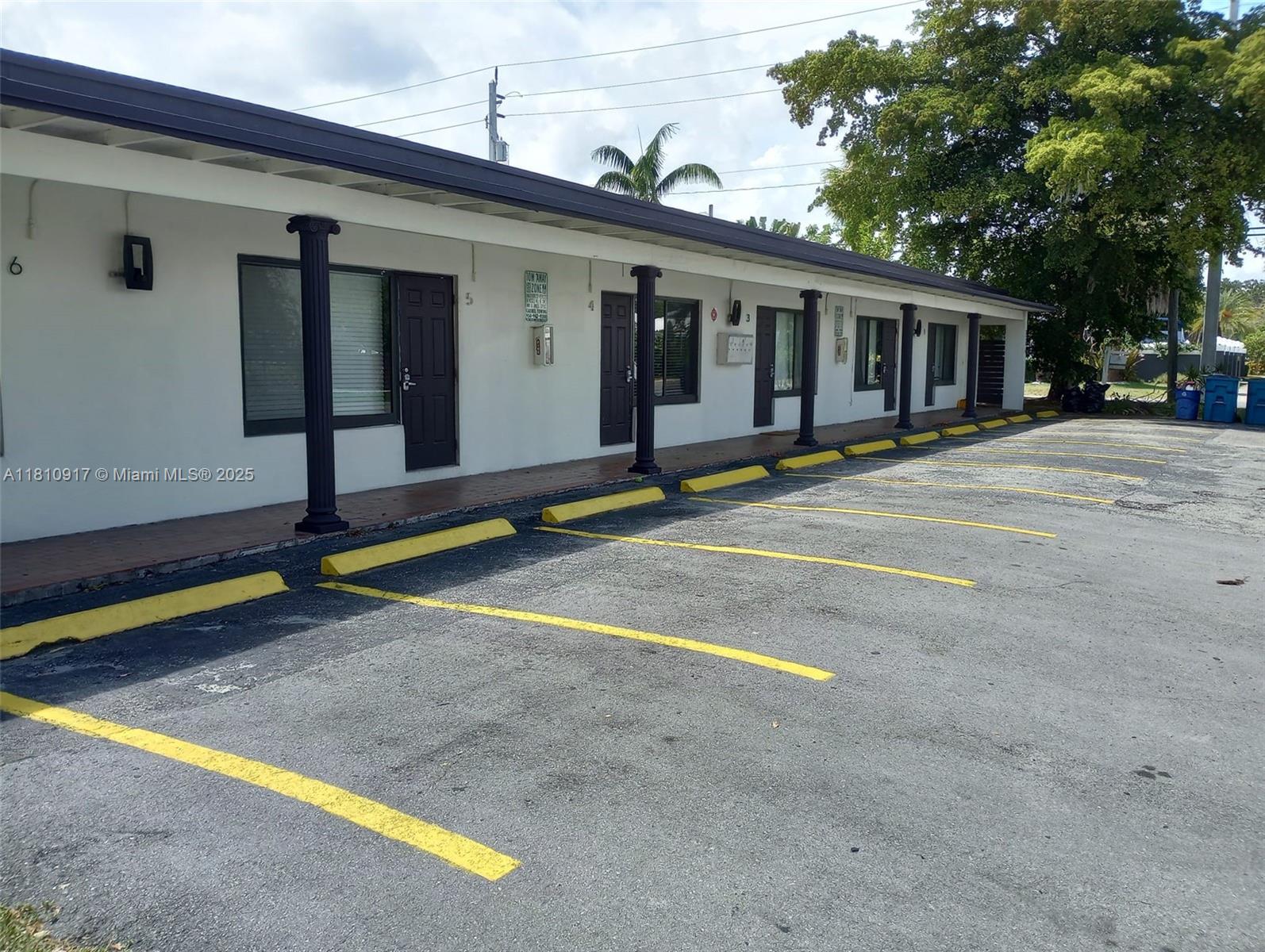 Rental Property at 824 Ne 4th St 3, Fort Lauderdale, Broward County, Florida - Bedrooms: 1 
Bathrooms: 1  - $1,800 MO.
