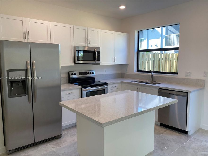 Location!! Location!! Location!! Wonderful villa at Ramblas at Via Ventura. 3 bedrooms and 3 full baths.
2 parking spaces at front of the house.
The unit is rented for $2900 per month. Very good tenant. 
Low HOA, very good investment.
Call me to see it.