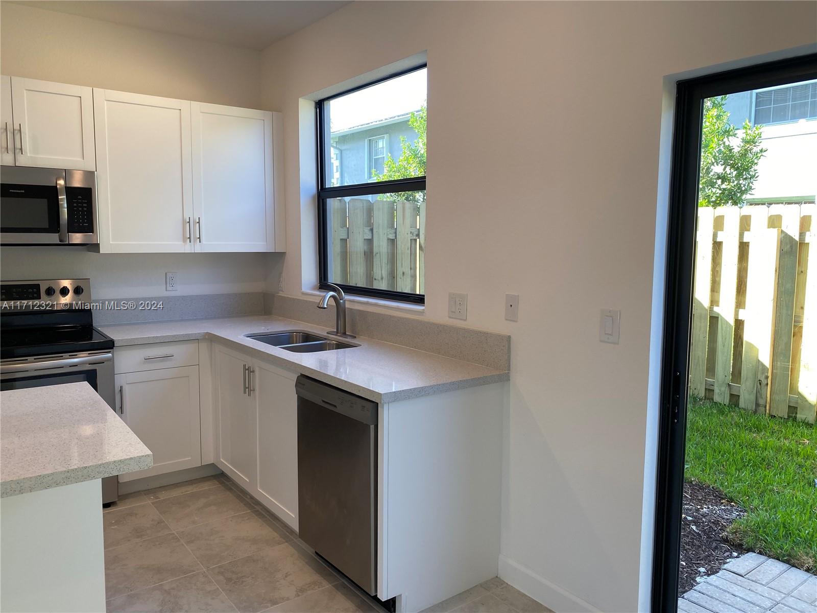 VIA VENTURA NEIGHBORHOOD - Residential