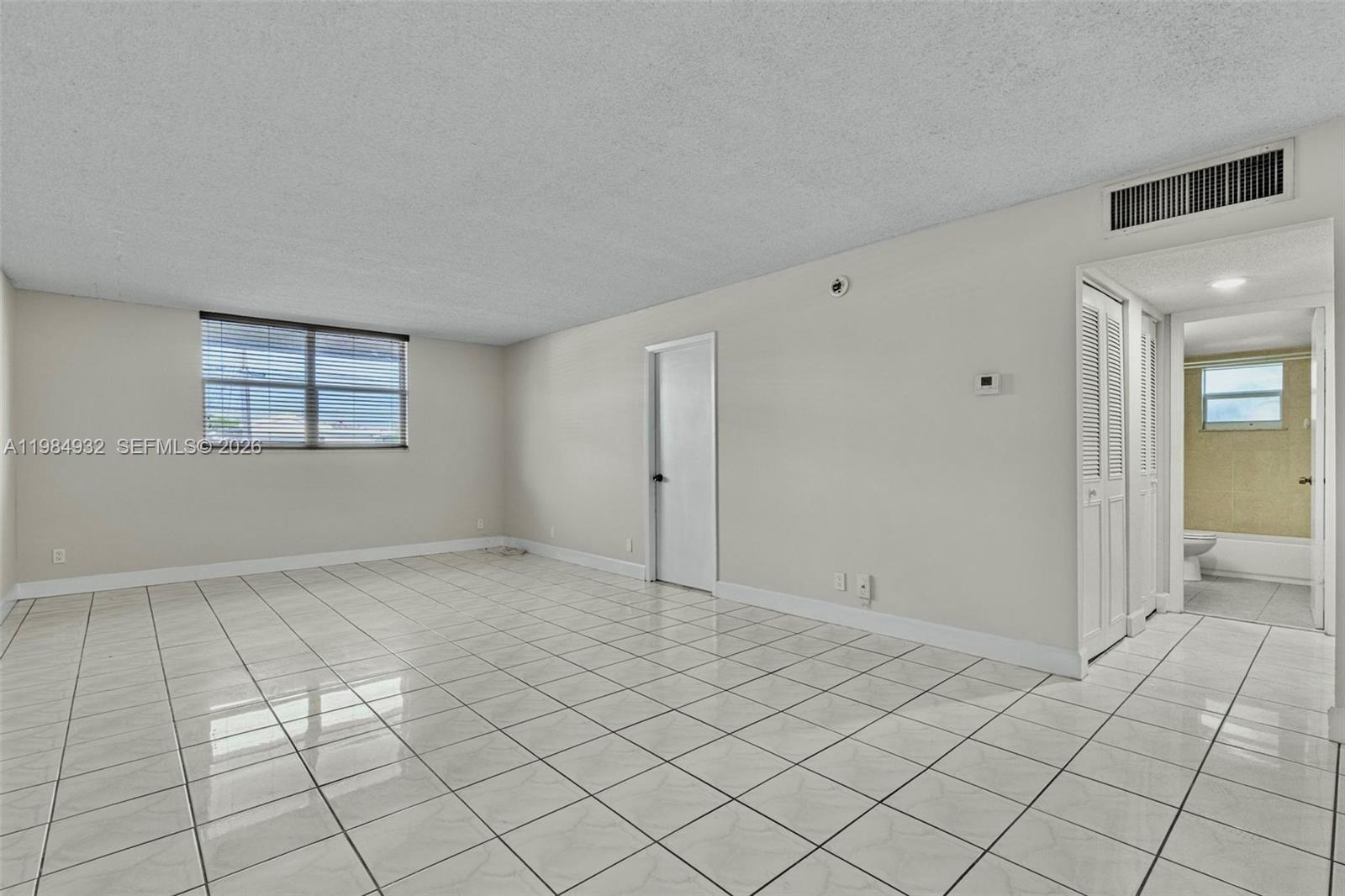 DIXIANA CONDO - Residential