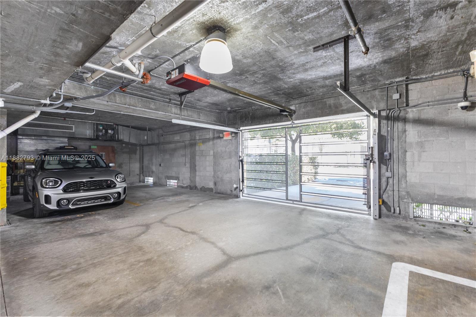 THE MONTCLAIR CONDO - Residential