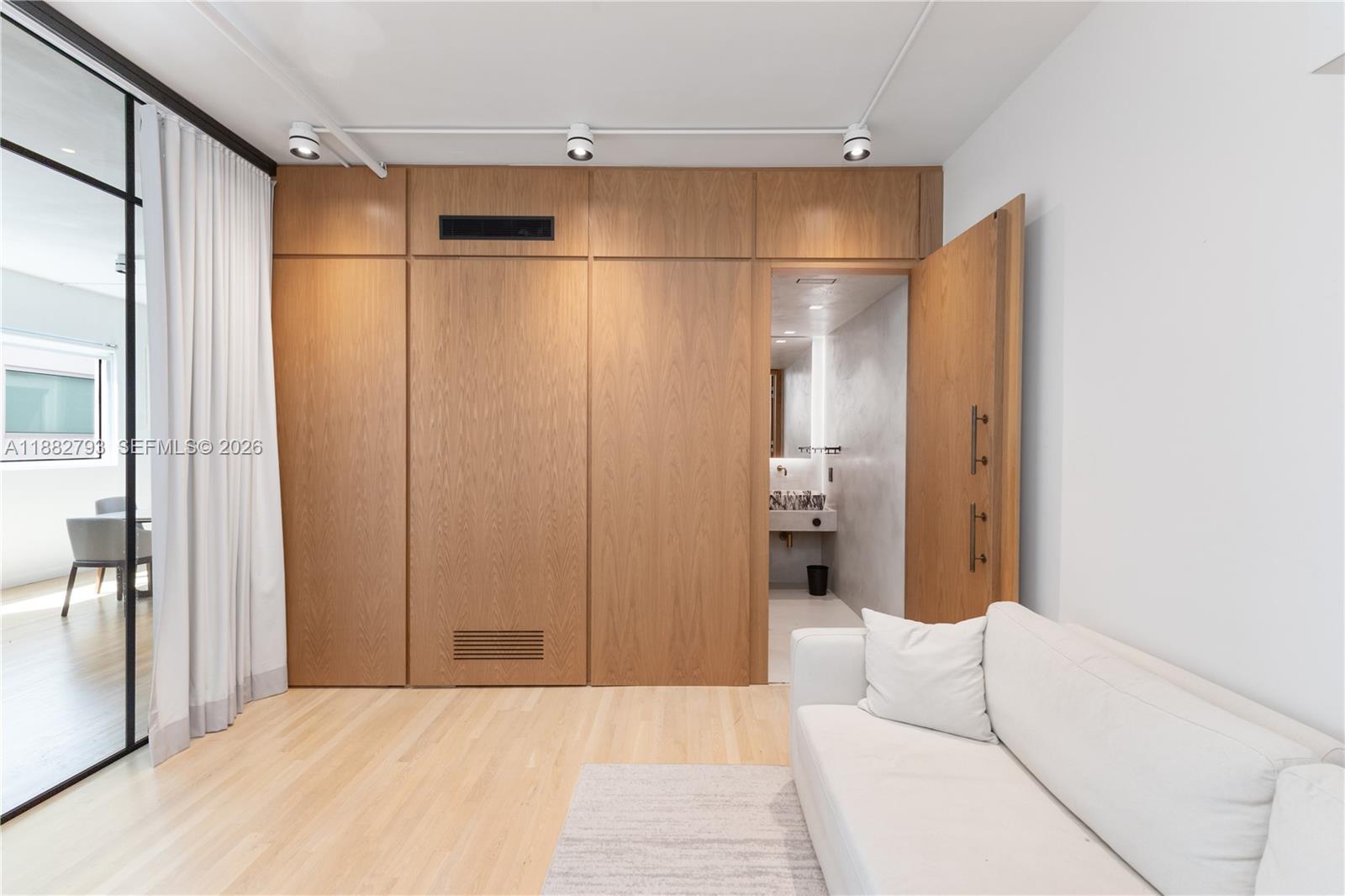 THE MONTCLAIR CONDO - Residential