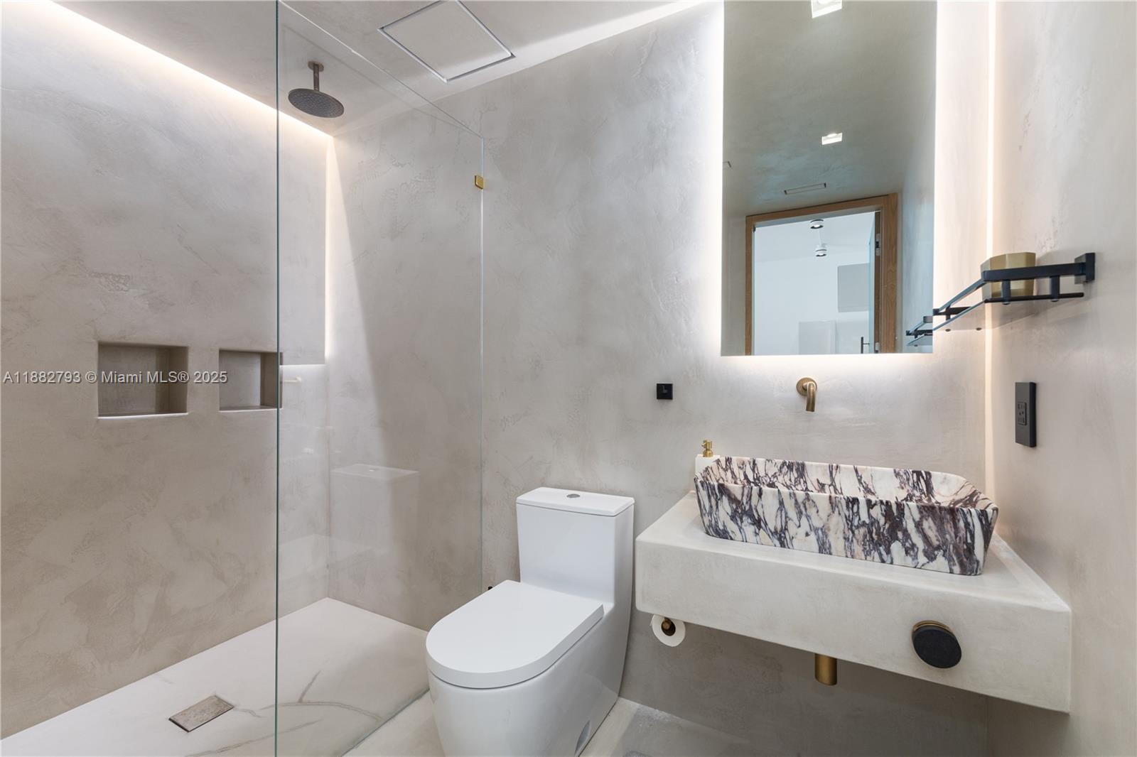 THE MONTCLAIR CONDO - Residential