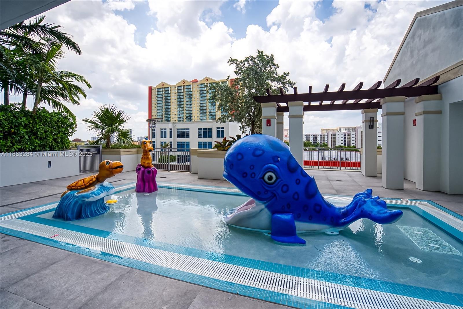 PARQUE TOWERS CONDO - Residential