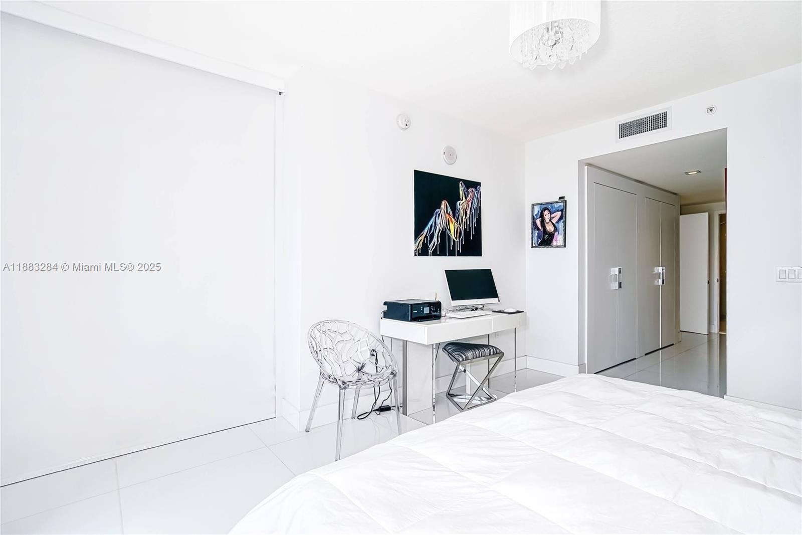 PARQUE TOWERS CONDO - Residential