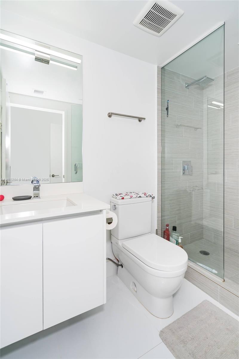 PARQUE TOWERS CONDO - Residential