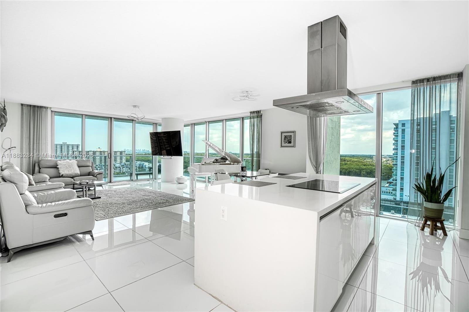 PARQUE TOWERS CONDO - Residential