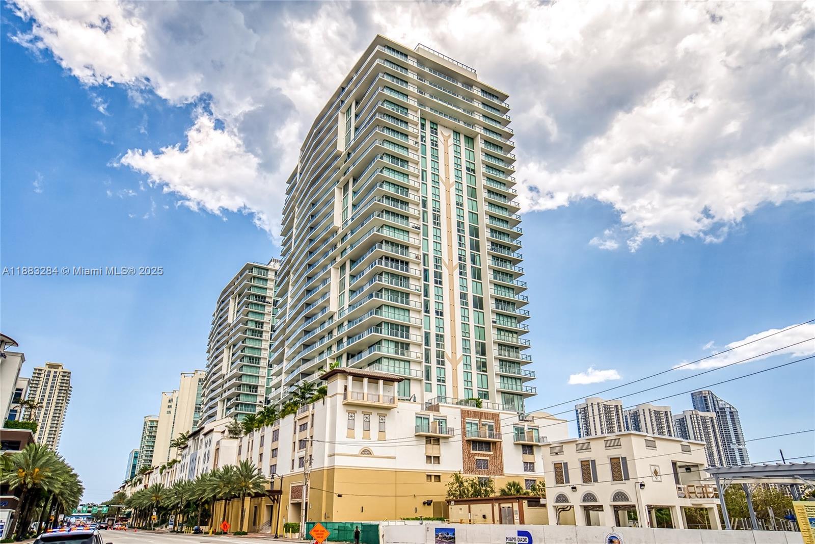 PARQUE TOWERS CONDO - Residential